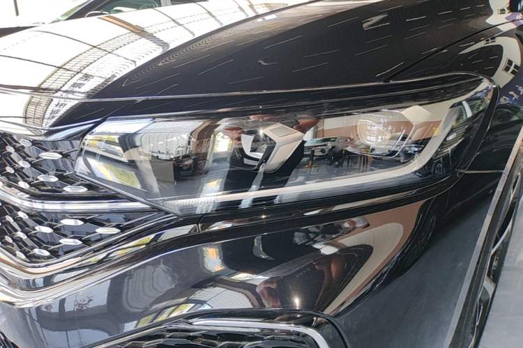 Used Volkswagen Passat 2026 Model, Outstanding 380TSI Xingkong Longteng Edition Left Front Headlight