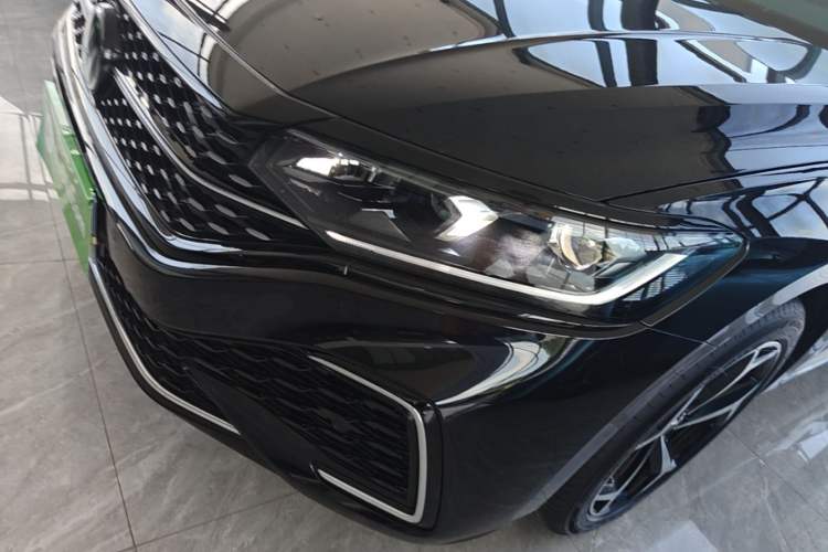 Used Volkswagen Passat 2026 Model, Outstanding 330TSI Xingkong Elite Edition Left Front Headlight