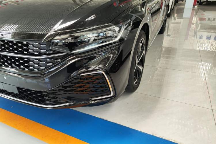 Used Volkswagen Passat 2026 Model, Outstanding 380TSI Xingkong Longteng Edition Left Front Headlight