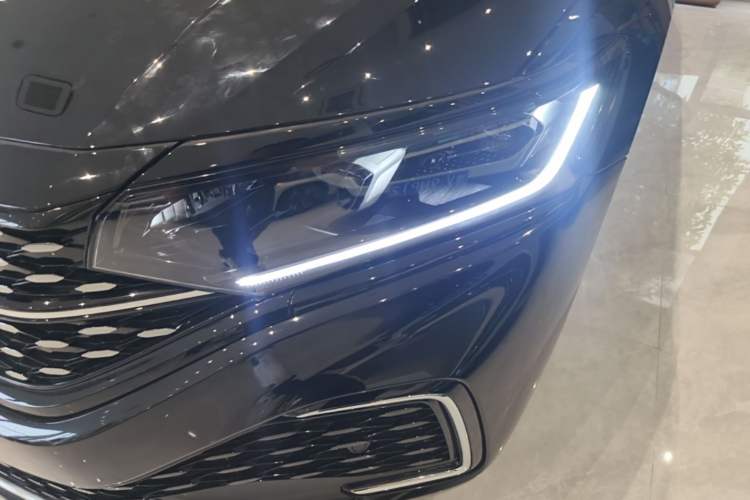 Used Volkswagen Passat 2026 Model, Outstanding 380TSI Xingkong Longteng Edition Left Front Headlight