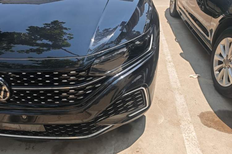 Used Volkswagen Passat 2026 Model, Outstanding 380TSI Xingkong Longteng Edition Left Front Headlight