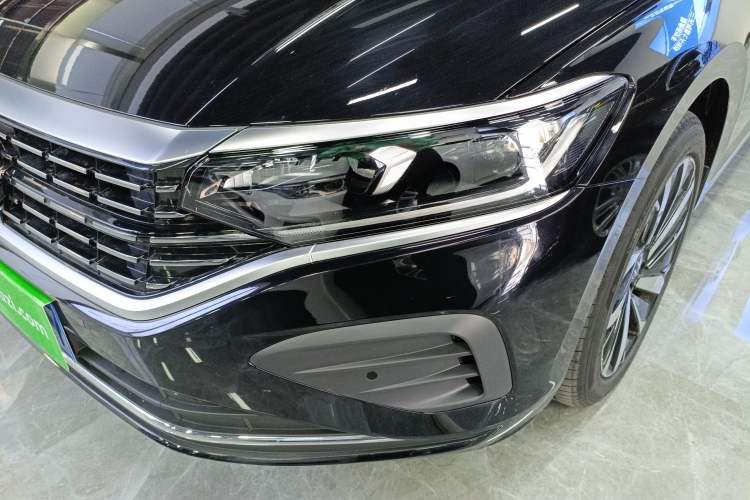 Used Volkswagen Passat 2026 Model, Outstanding 330TSI Elite Edition Left Front Headlight