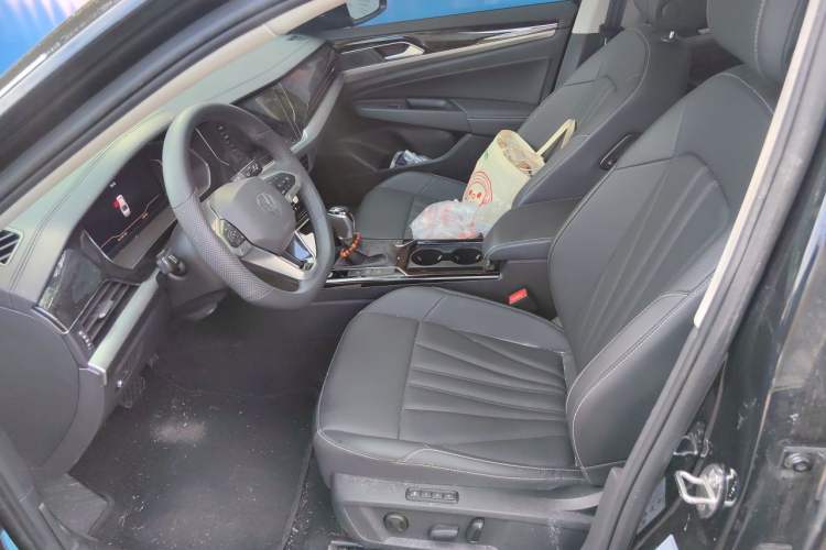 Used Volkswagen Passat 2026 Model, Outstanding 380TSI Xingkong Longteng Edition Left Front Seat
