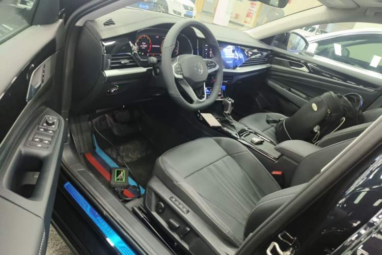 Used Volkswagen Passat 2026 Model, Outstanding 330TSI Xingkong Elite Edition Left Front Seat