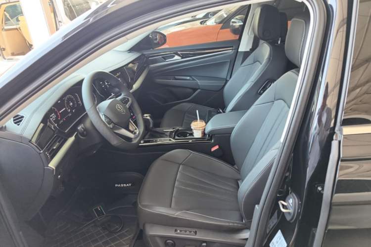 Used Volkswagen Passat 2026 Model, Outstanding 380TSI Xingkong Longteng Edition Left Front Seat