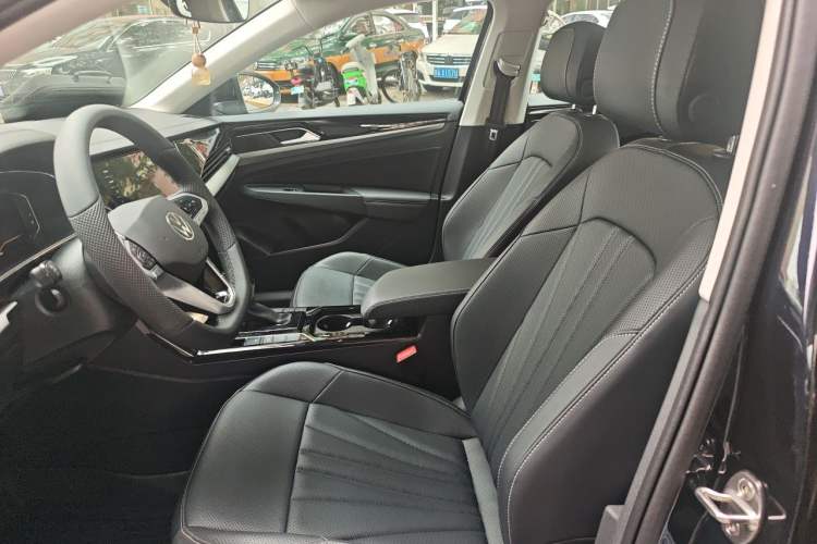 Used Volkswagen Passat 2026 Model, Outstanding 380TSI Xingkong Longteng Edition Left Front Seat