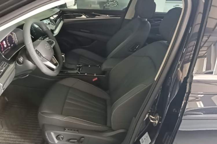 Used Volkswagen Passat 2026 Model, Outstanding 330TSI Elite Edition Left Front Seat