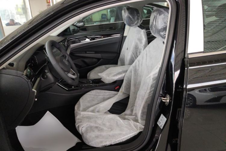 Used Volkswagen Passat 2026 Model, Outstanding 380TSI Xingkong Longteng Edition Left Front Seat