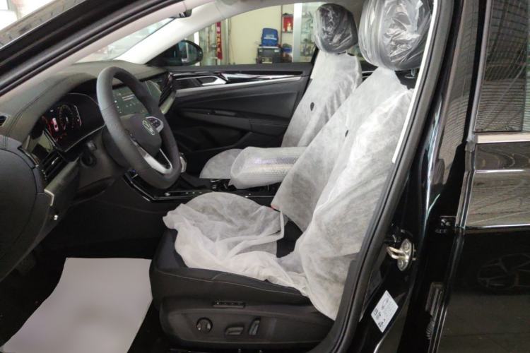 Used Volkswagen Passat 2026 Model, Outstanding 380TSI Xingkong Longteng Edition Left Front Seat