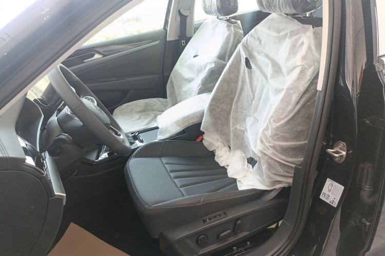 Used Volkswagen Passat 2026 Model, Outstanding 380TSI Xingkong Longteng Edition Left Front Seat