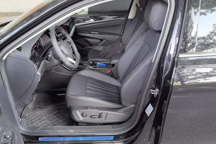 Used Volkswagen Passat 2026 Model, Outstanding 380TSI Longteng Edition Left Front Seat