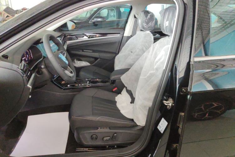 Used Volkswagen Passat 2026 Model, Outstanding 380TSI Xingkong Longteng Edition Left Front Seat