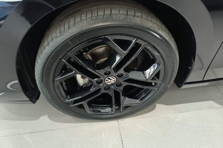 Used Volkswagen Passat 2026 Model, Pro 380TSI Xingkong Longzun Edition Left Front Wheel Hub