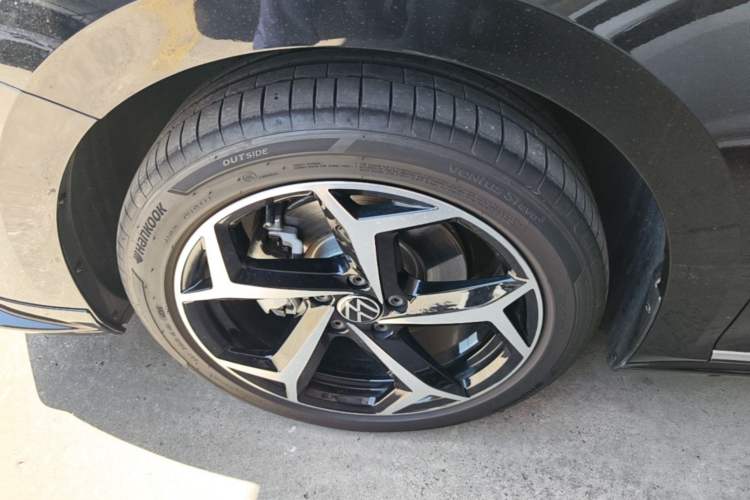 Used Volkswagen Passat 2026 Model, Outstanding 380TSI Xingkong Longteng Edition Left Front Wheel Hub