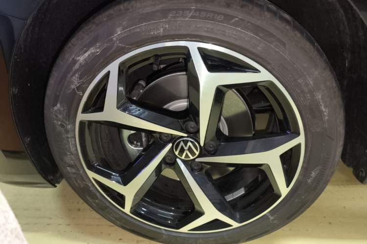 Used Volkswagen Passat 2026 Model, Outstanding 380TSI Xingkong Longteng Edition Left Front Wheel Hub