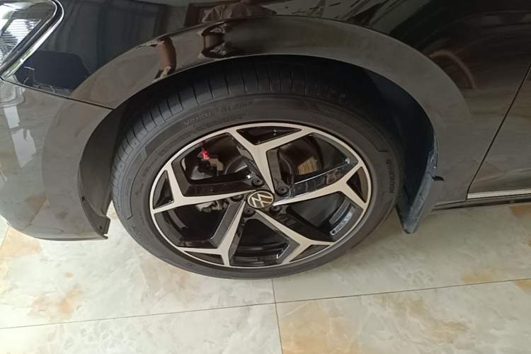 Used Volkswagen Passat 2026 Model, Outstanding 380TSI Xingkong Longteng Edition Left Front Wheel Hub