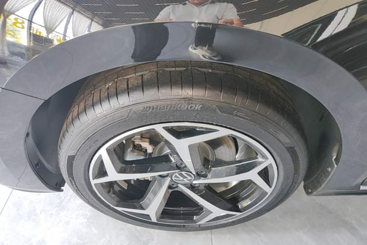 Used Volkswagen Passat 2026 Model, Outstanding 380TSI Xingkong Longteng Edition Left Front Wheel Hub