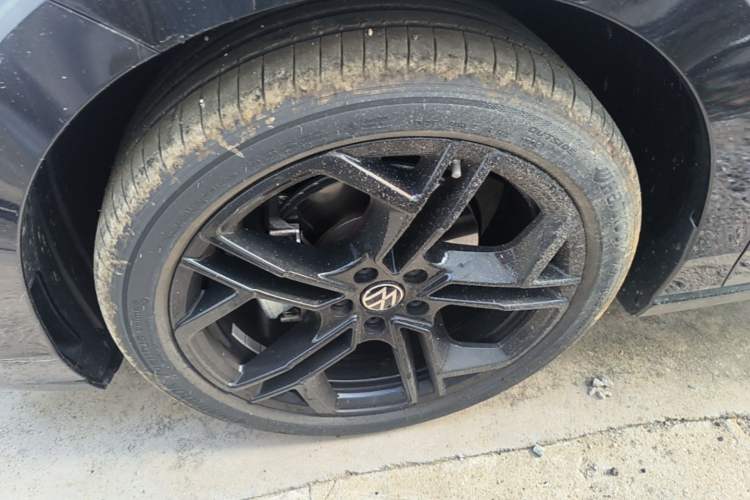 Used Volkswagen Passat 2026 Model, Pro 380TSI Xingkong Longzun Edition Left Front Wheel Hub