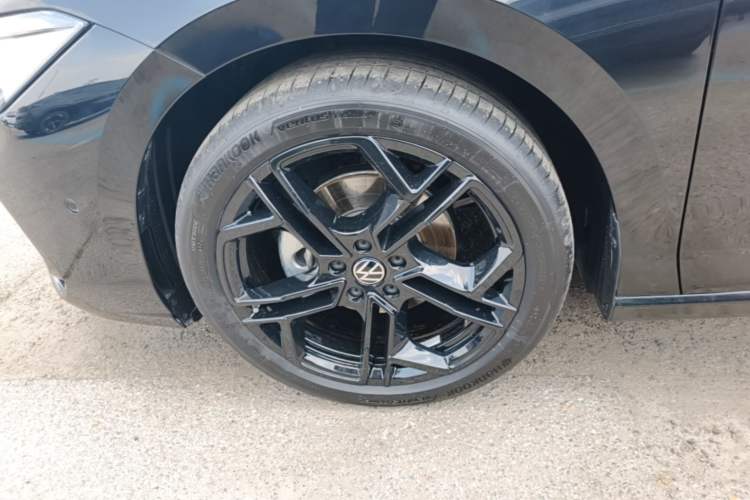Used Volkswagen Passat 2026 Model, Pro 380TSI Xingkong Longzun Edition Left Front Wheel Hub