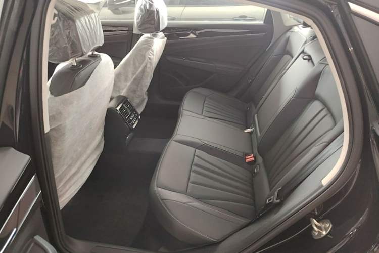 Used Volkswagen Passat 2026 Model, Outstanding 380TSI Longteng Edition Left Rear Seat