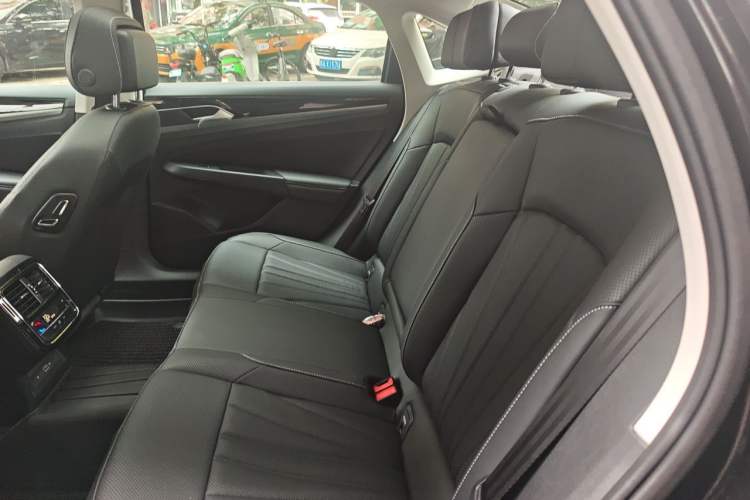 Used Volkswagen Passat 2026 Model, Outstanding 380TSI Xingkong Longteng Edition Left Rear Seat