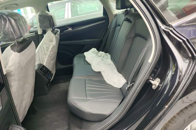 Used Volkswagen Passat 2026 Model, Outstanding 380TSI Xingkong Longteng Edition Left Rear Seat
