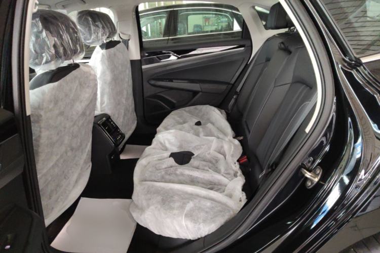 Used Volkswagen Passat 2026 Model, Outstanding 380TSI Xingkong Longteng Edition Left Rear Seat