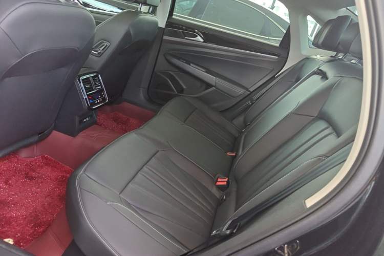 Used Volkswagen Passat 2026 Model, Outstanding 330TSI Xingkong Elite Edition Left Rear Seat