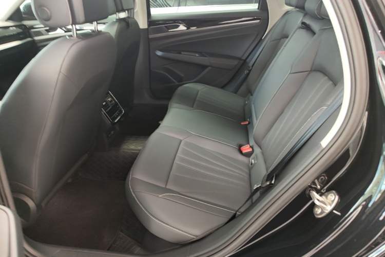 Used Volkswagen Passat 2026 Model, Outstanding 380TSI Xingkong Longteng Edition Left Rear Seat