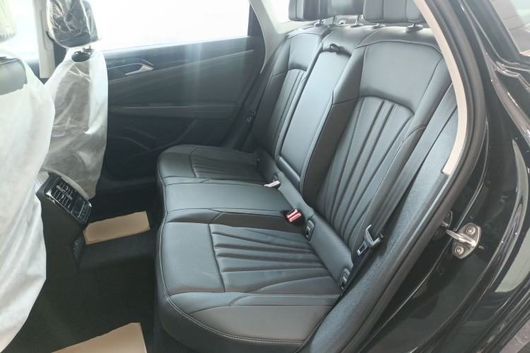 Used Volkswagen Passat 2026 Model, Outstanding 380TSI Xingkong Longteng Edition Left Rear Seat
