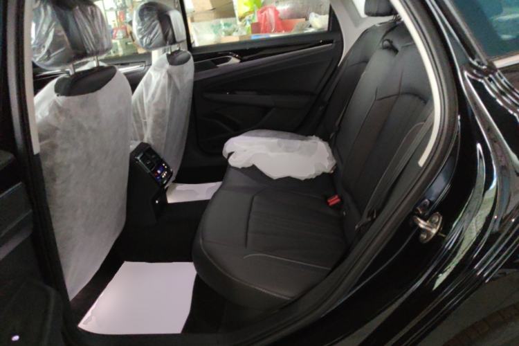 Used Volkswagen Passat 2026 Model, Outstanding 380TSI Xingkong Longteng Edition Left Rear Seat