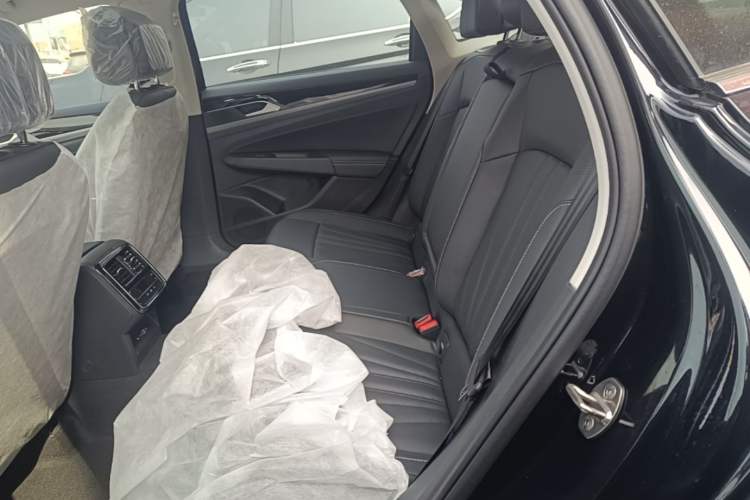Used Volkswagen Passat 2026 Model, Outstanding 380TSI Longteng Edition Left Rear Seat