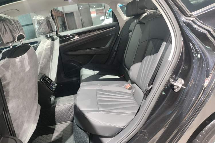 Used Volkswagen Passat 2026 Model, Outstanding 380TSI Xingkong Longteng Edition Left Rear Seat