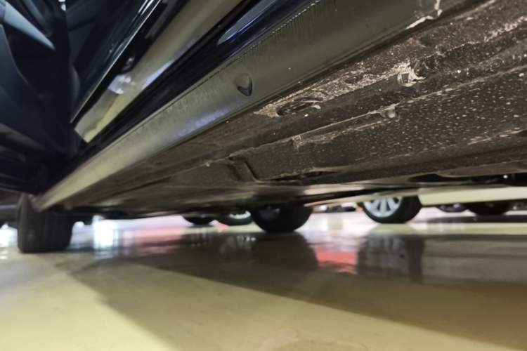 Used Volkswagen Passat 2026 Model, Outstanding 380TSI Xingkong Longteng Edition Left Side Sill