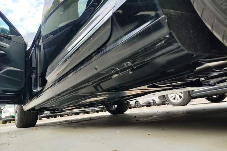 Used Volkswagen Passat 2026 Model, Outstanding 380TSI Xingkong Longteng Edition Left Side Sill