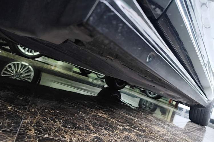 Used Volkswagen Passat 2026 Model, Outstanding 330TSI Elite Edition Left Side Sill