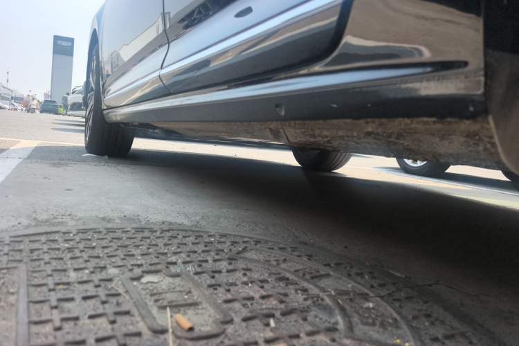 Used Volkswagen Passat 2026 Model, Outstanding 380TSI Longteng Edition Left Side Sill