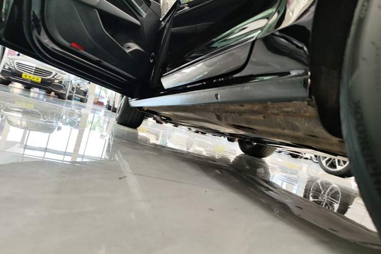 Used Volkswagen Passat 2026 Model, Outstanding 380TSI Xingkong Longteng Edition Left Side Sill