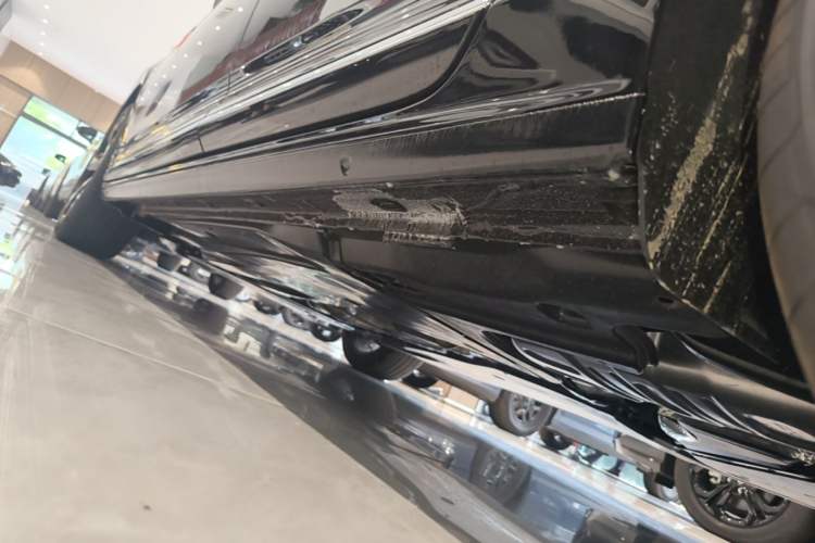 Used Volkswagen Passat 2026 Model, Outstanding 380TSI Xingkong Longteng Edition Left Side Sill