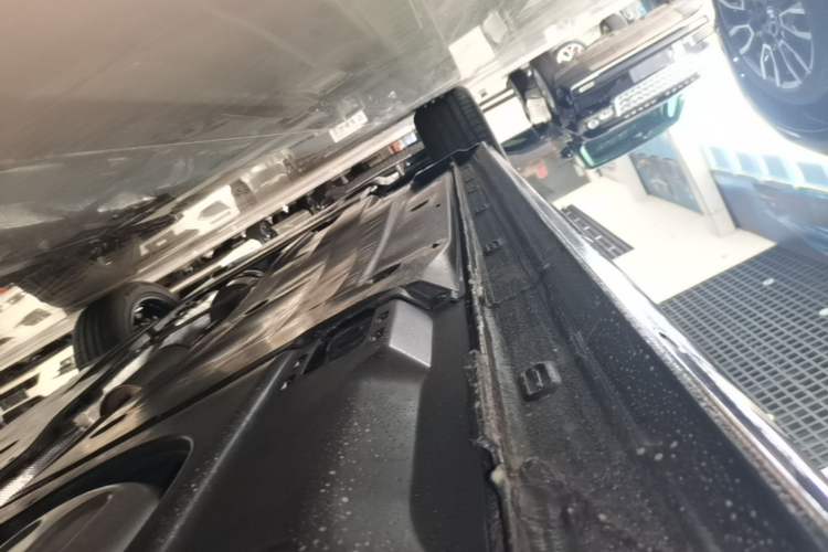 Used Volkswagen Passat 2026 Model, Outstanding 380TSI Xingkong Longteng Edition Left Side Sill