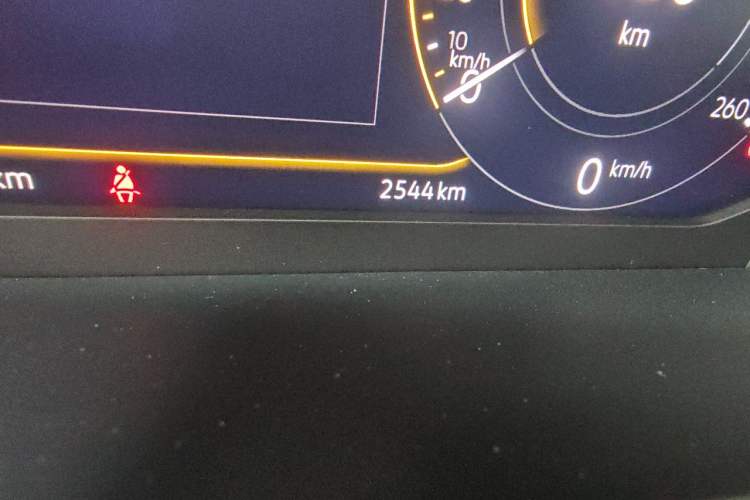 Used Volkswagen Passat 2026 Model, Outstanding 380TSI Xingkong Longteng Edition Odometer Close Up