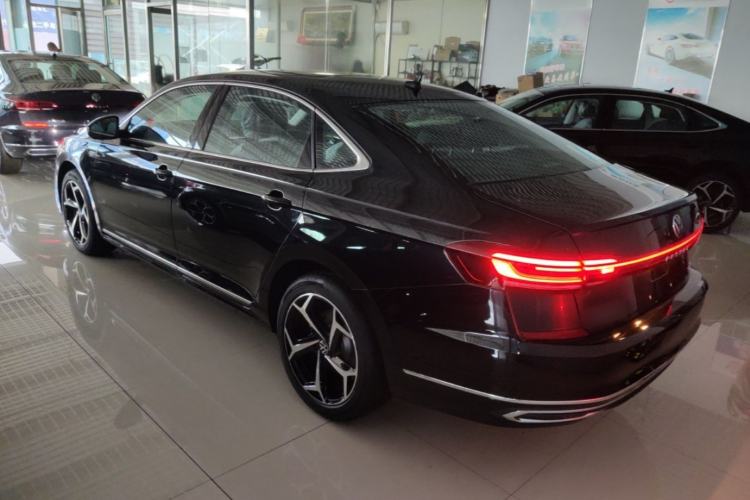 Used Volkswagen Passat 2026 Model, Outstanding 380TSI Xingkong Longteng Edition Rear Left 45 Deg