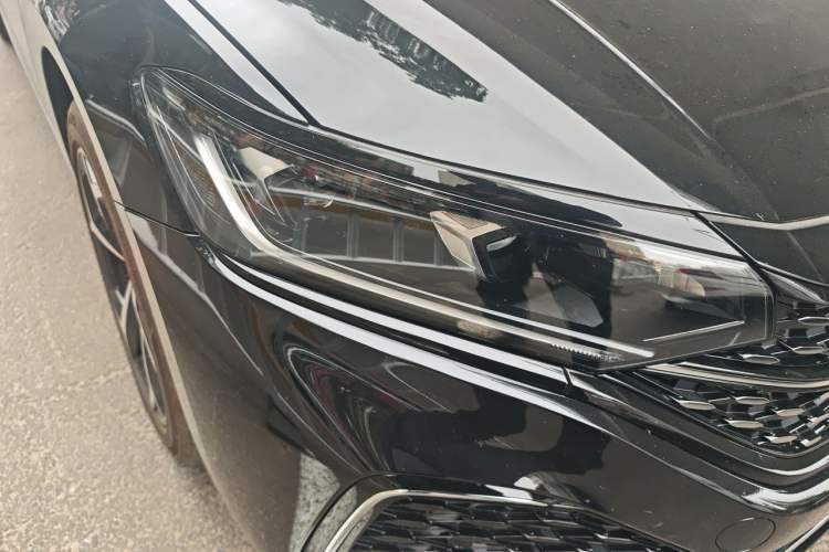 Used Volkswagen Passat 2026 Model, Outstanding 380TSI Xingkong Longteng Edition Right Front Headlight