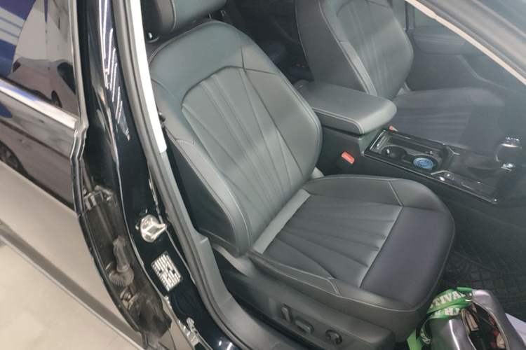 Used Volkswagen Passat 2026 Model, Outstanding 380TSI Longteng Edition Right Front Seat