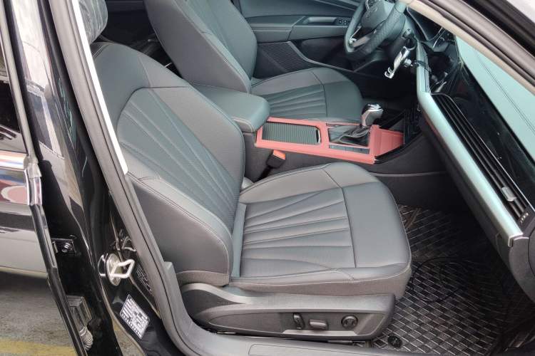 Used Volkswagen Passat 2026 Model, Outstanding 380TSI Xingkong Longteng Edition Right Front Seat