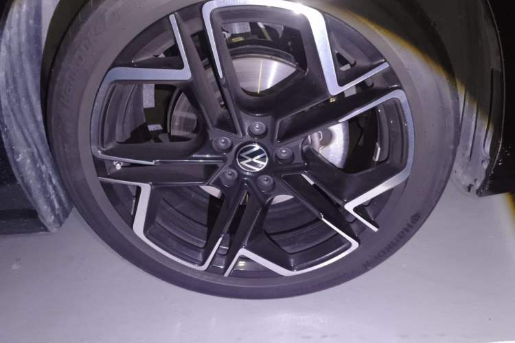 Used Volkswagen Passat 2026 Model, Pro 380TSI Xingkong Longyun Edition Right Front Wheel Hub