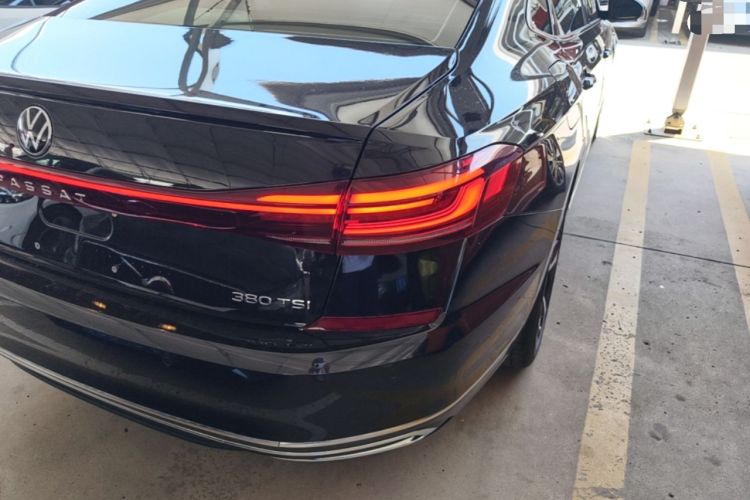 Used Volkswagen Passat 2026 Model, Outstanding 380TSI Xingkong Longteng Edition Right Rear Taillight