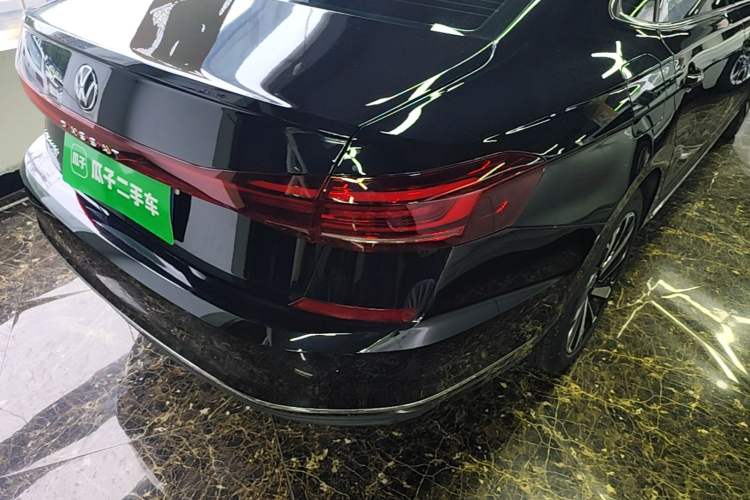 Used Volkswagen Passat 2026 Model, Outstanding 330TSI Elite Edition Right Rear Taillight