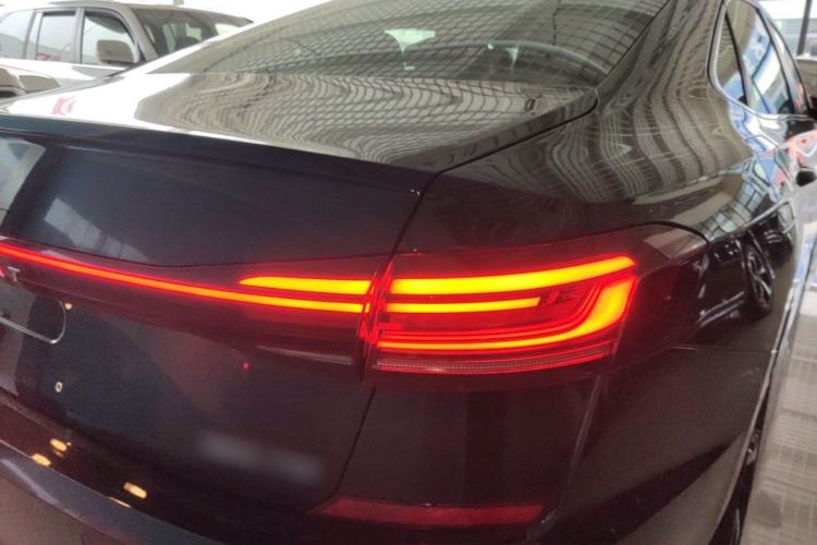 Used Volkswagen Passat 2026 Model, Outstanding 380TSI Xingkong Longteng Edition Right Rear Taillight
