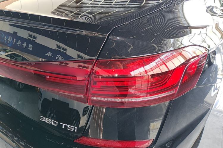 Used Volkswagen Passat 2026 Model, Outstanding 380TSI Xingkong Longteng Edition Right Rear Taillight